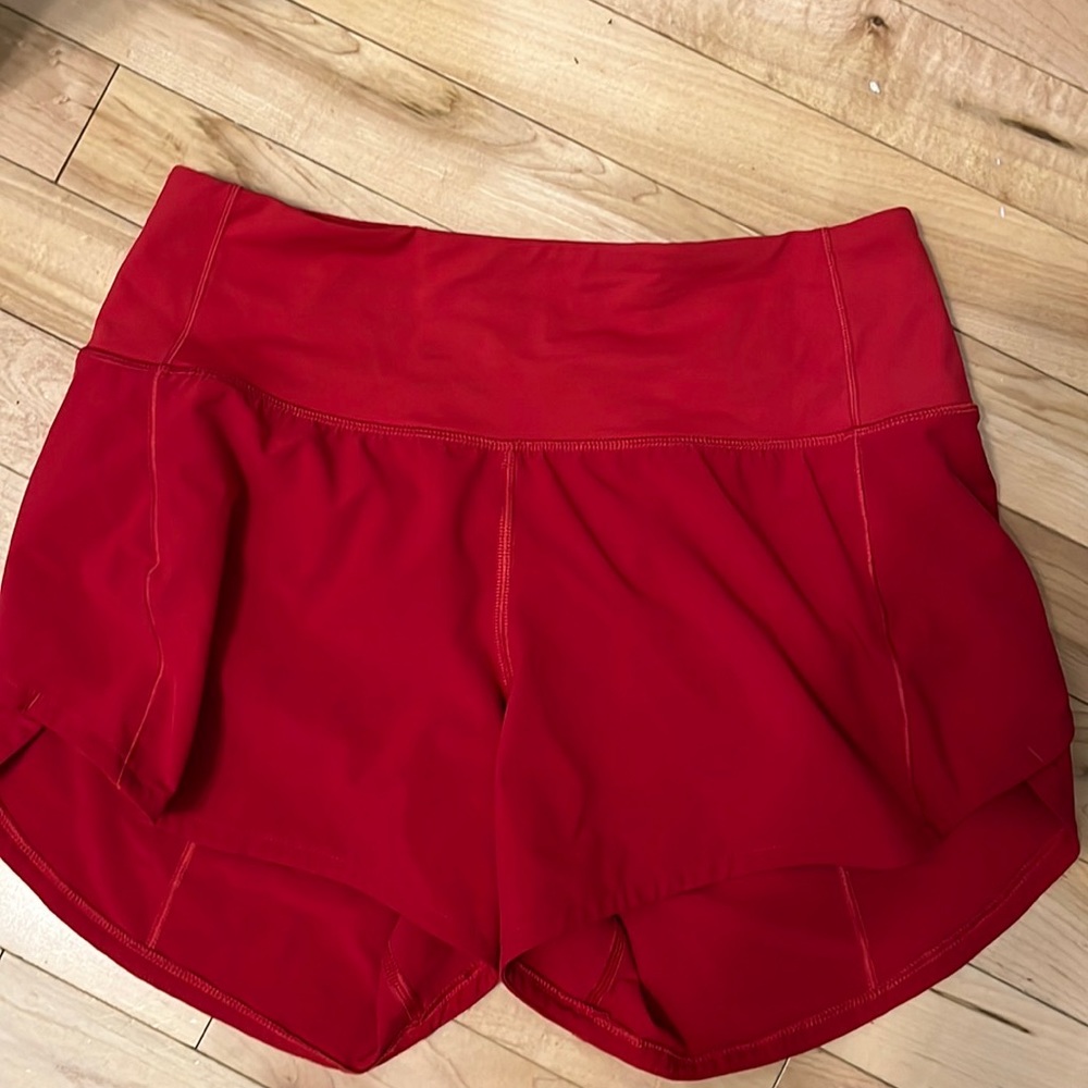 red lululemon speed ups shorts, size 2, 4”